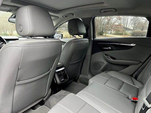 Used 2019 Chevrolet Impala Premier w/ Premier Confidence Package image 15