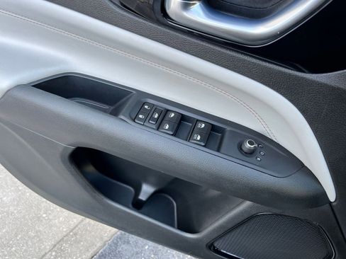 Used 2025 Jeep Compass Limited image 20