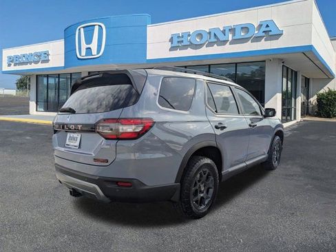 New 2026 Honda Pilot TrailSport image 4
