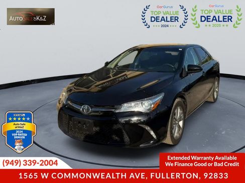Used 2015 Toyota Camry SE FWD image 2
