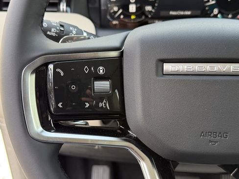 New 2025 Land Rover Discovery Sport S image 18