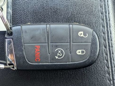 Used 2025 Jeep Compass Limited AWD/4WD image 33