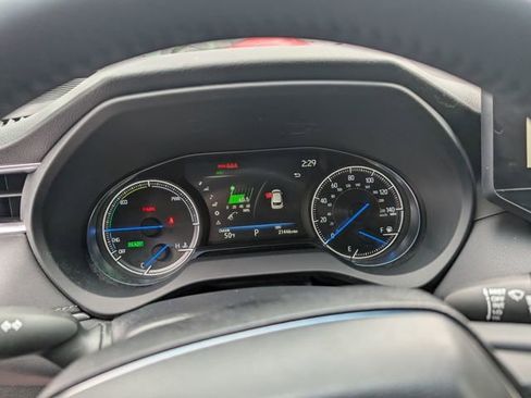 Used 2023 Toyota Venza XLE AWD/4WD image 19