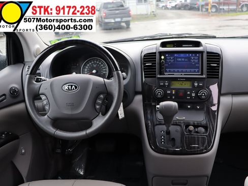 Used 2012 Kia Sedona EX w/ Luxury Pkg image 19