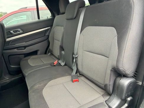 Used 2019 Ford Explorer XLT FWD image 10