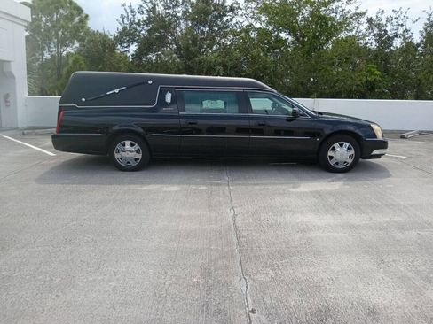 Used 2008 Cadillac DTS Hearse image 2