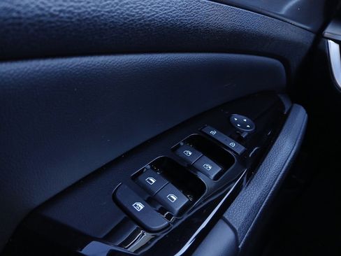 Used 2023 Kia Sportage EX image 19