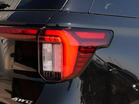 New 2026 Ford Explorer ST-Line w/ ST-Line Street Pack AWD/4WD image 16