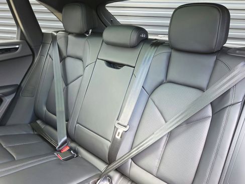 Certified 2026 Porsche Macan AWD/4WD image 16