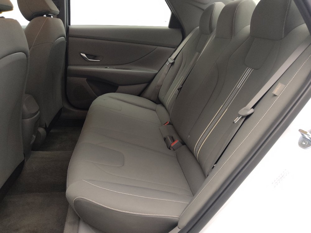 Used 2024 Hyundai Elantra SEL FWD image 18