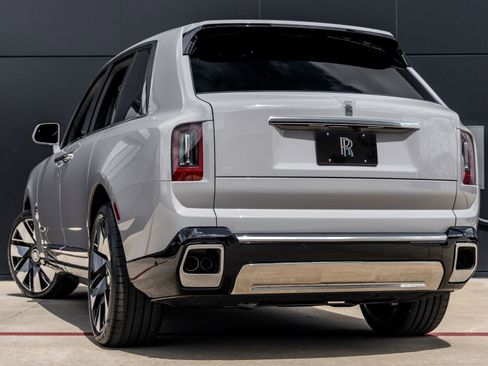 New 2026 Rolls-Royce Cullinan image 9