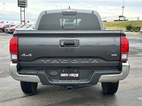 Used 2018 Toyota Tacoma SR5 image 7