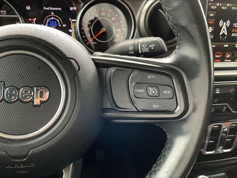 Used 2021 Jeep Gladiator Sport AWD/4WD image 21