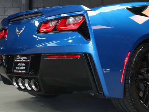 Used 2015 Chevrolet Corvette Stingray Coupe w/ 2LT Preferred Equipment Group image 18