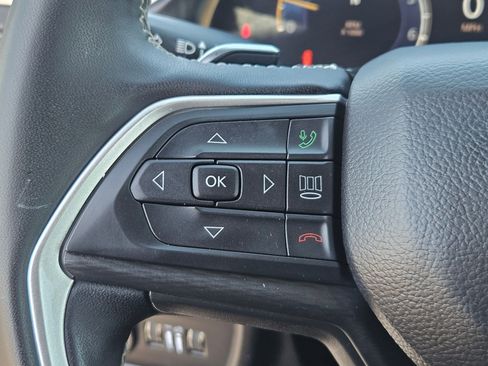 Used 2025 Jeep Grand Cherokee Altitude image 18