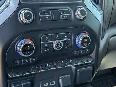 Used 2020 GMC Sierra 1500 SLT RWD image 27