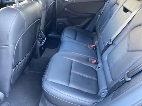 Certified 2025 Porsche Macan image 22