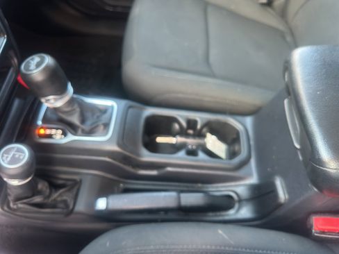 Used 2021 Jeep Wrangler Unlimited Sport S image 27