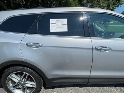 Used 2017 Hyundai Santa Fe AWD image 9