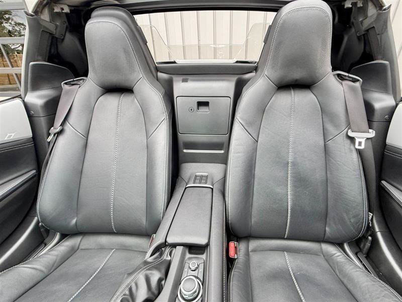 Used 2025 MAZDA MX-5 Miata RF Grand Touring RWD image 13