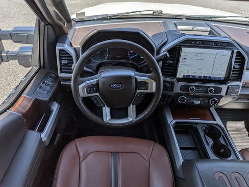 Used 2022 Ford F250 King Ranch w/ King Ranch Ultimate Package AWD/4WD image 15