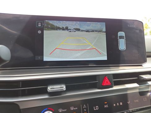 Used 2025 Kia Sorento S w/ Panoramic Sunroof Package FWD image 39