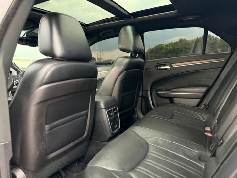Used 2015 Chrysler 300 C Platinum w/ Harman/Kardon Audio Group RWD image 17