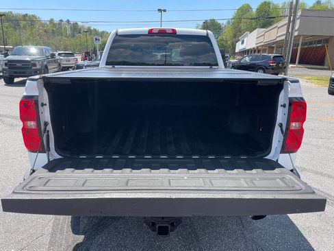 Used 2018 Chevrolet Silverado 2500 W/T w/ WT Convenience Package AWD/4WD image 10