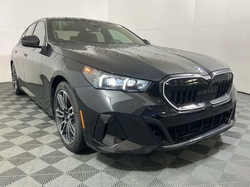 New 2026 BMW 530i w/ M Sport Package RWD image 4