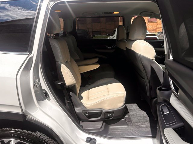 Used 2024 Subaru Ascent Limited AWD/4WD image 18