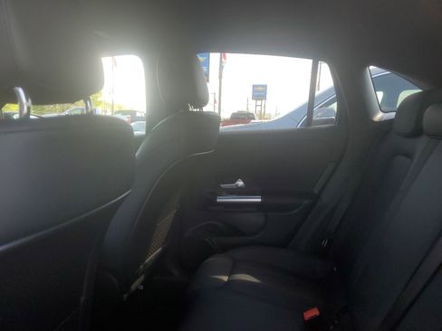 Used 2025 Mercedes-Benz GLA 250 image 12