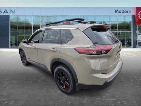 Certified 2025 Nissan Rogue SV image 7