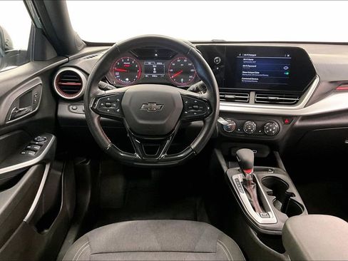 Used 2024 Chevrolet Trax RS FWD image 4