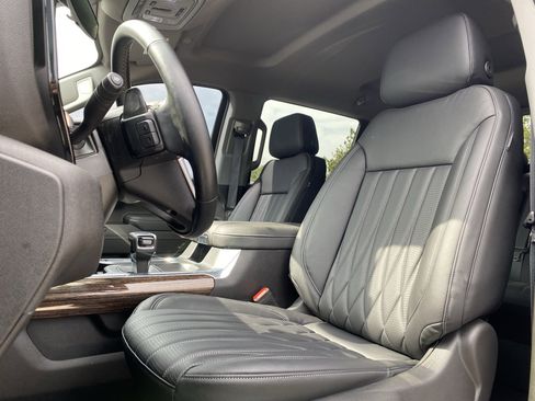 Used 2024 GMC Sierra 1500 Elevation w/ Preferred Package image 8