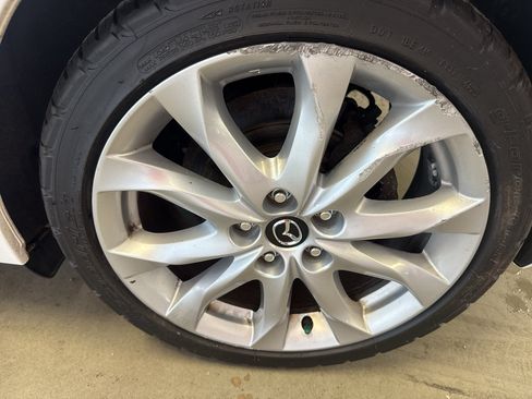 Used 2014 MAZDA MAZDA3 s Touring FWD image 32