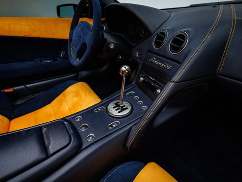 Used 2005 Lamborghini Murcielago Roadster AWD/4WD image 42
