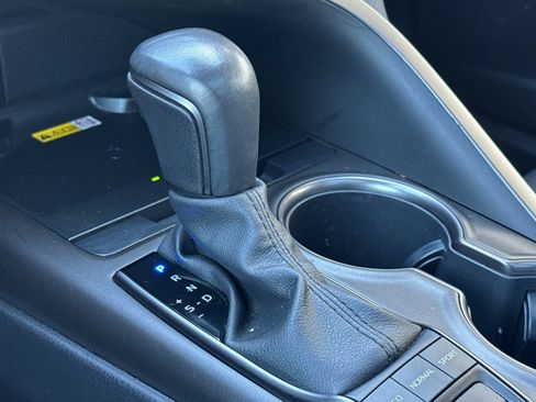 Used 2022 Toyota Camry XSE image 18