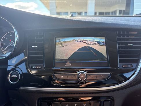 Used 2022 Buick Encore Preferred w/ Safety Package image 22