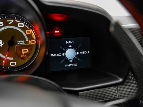 Used 2015 Ferrari 458 Italia Coupe RWD image 81