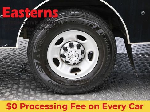 Used 2017 Chevrolet Express 3500 RWD image 8