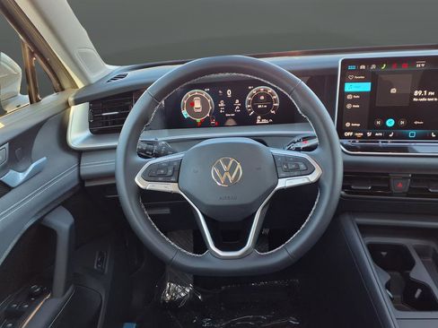 New 2026 Volkswagen Tiguan SE AWD/4WD image 47