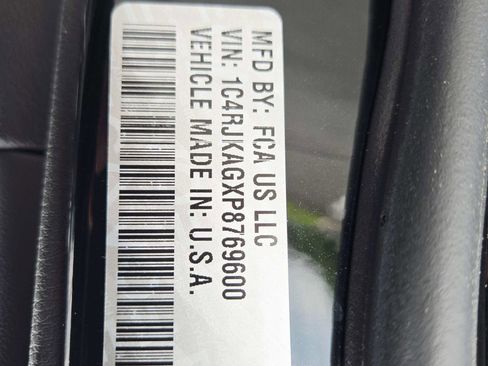 Used 2023 Jeep Grand Cherokee L Laredo AWD/4WD image 41