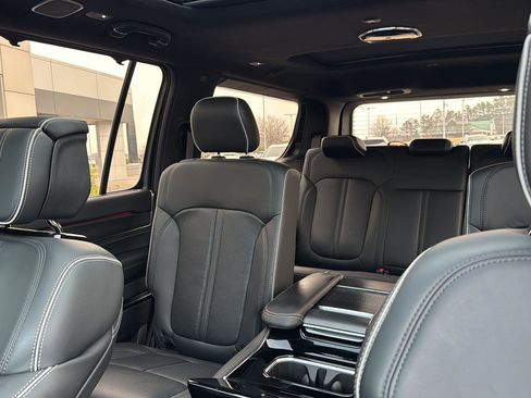 Used 2023 Jeep Grand Wagoneer Series II image 28