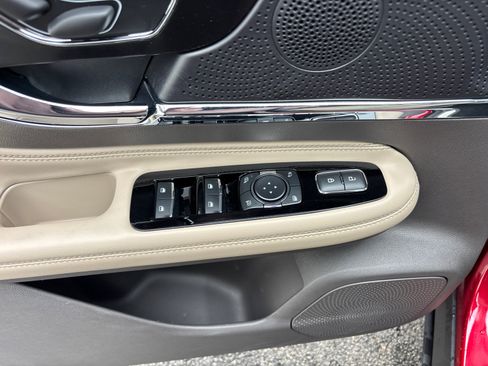 Certified 2023 Lincoln Corsair AWD w/ Equipment Group 101A image 13