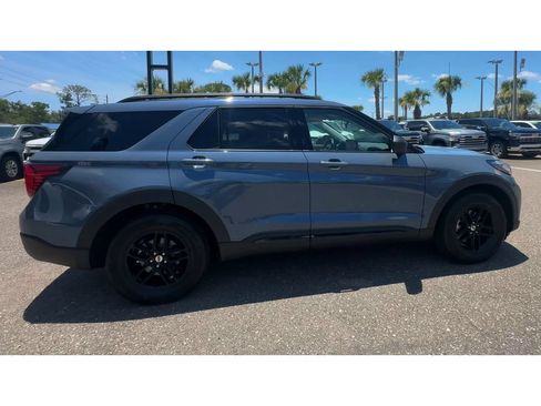 Used 2025 Ford Explorer Active RWD image 9