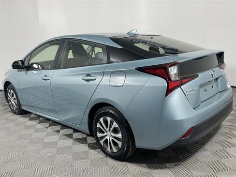 Used 2019 Toyota Prius LE image 5