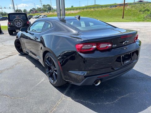 Used 2022 Chevrolet Camaro LT w/ Technology Package RWD image 7