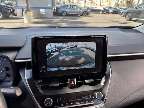 Used 2025 Toyota Corolla LE FWD image 22