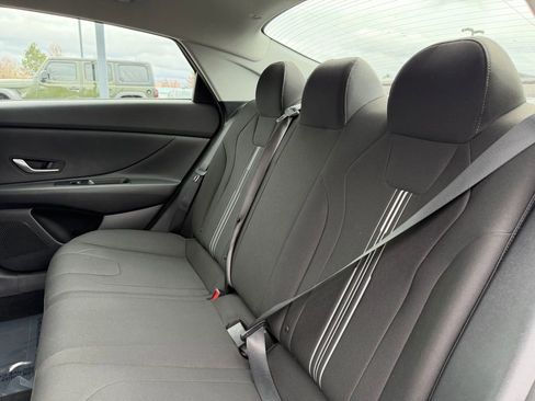 Used 2021 Hyundai Elantra SEL image 29