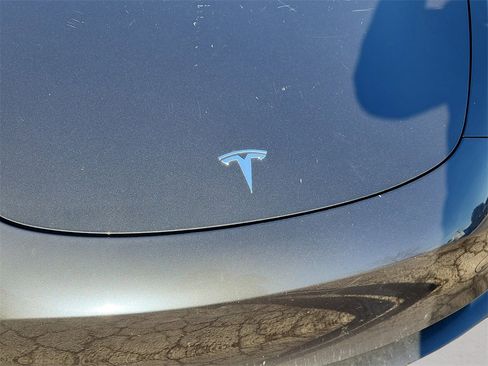 Used 2020 Tesla Model 3 Standard Range Plus image 9